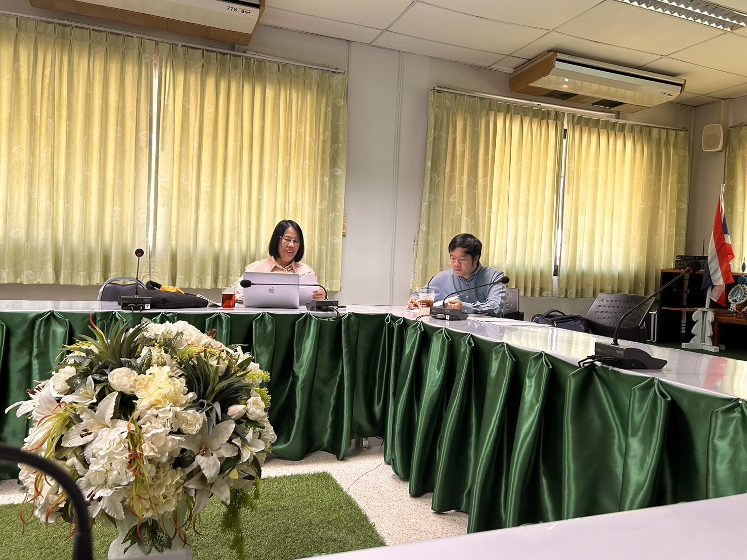 ประชุมหารือการระบุประเด็นปัญหาสิ่งแวดล้อมภายในอาคารและนอกอาคารฯ — ภาพที่ 1