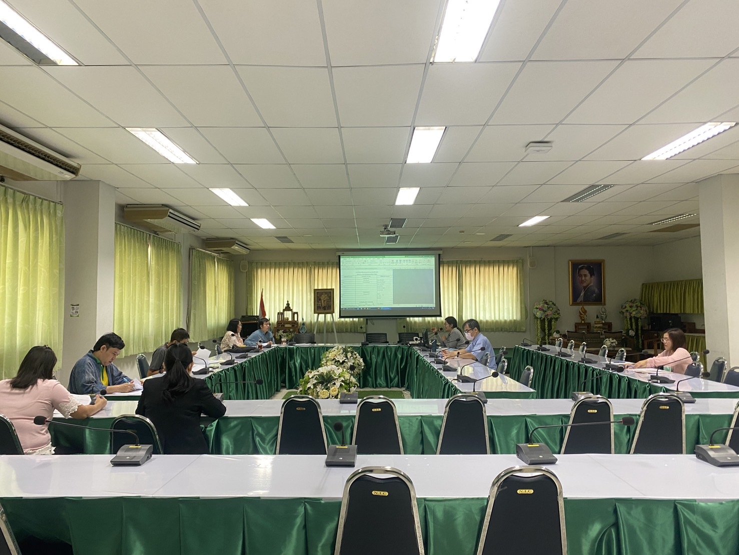 ประชุมหารือการระบุประเด็นปัญหาสิ่งแวดล้อมภายในอาคารและนอกอาคารฯ — ภาพที่ 4